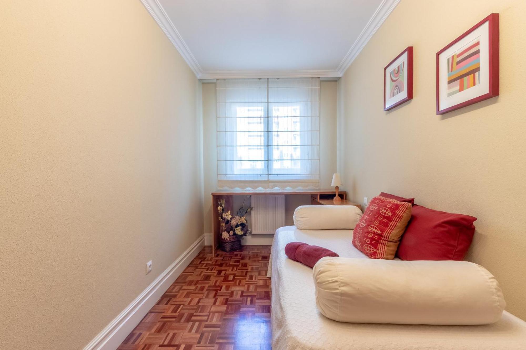 Grande Luminoso, Garaje, Arena, Casco Viejo Appartement