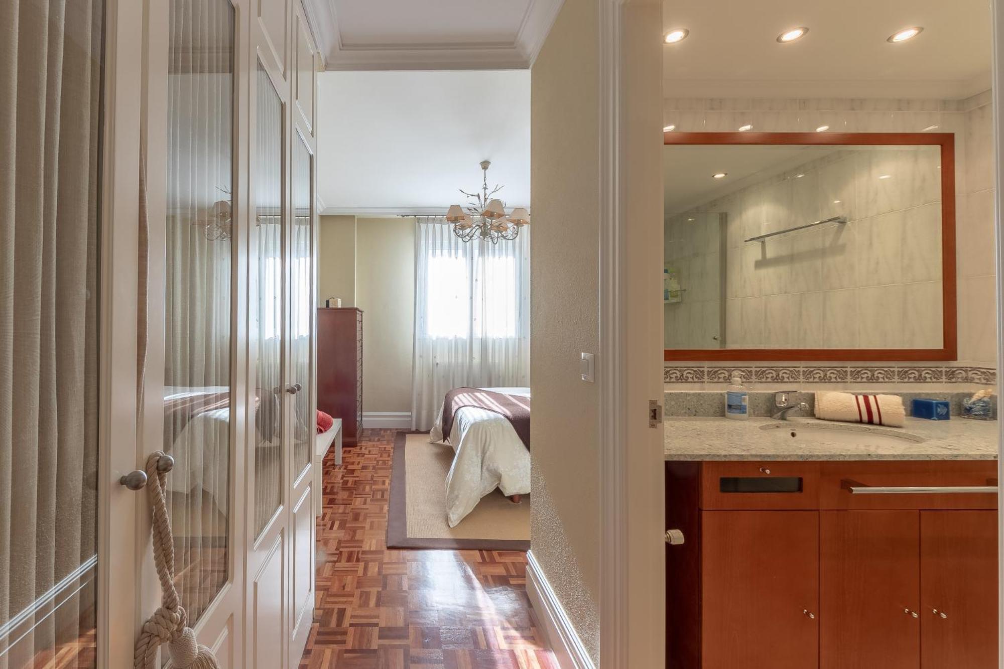 Grande Luminoso, Garaje, Arena, Casco Viejo Appartement Bilbao